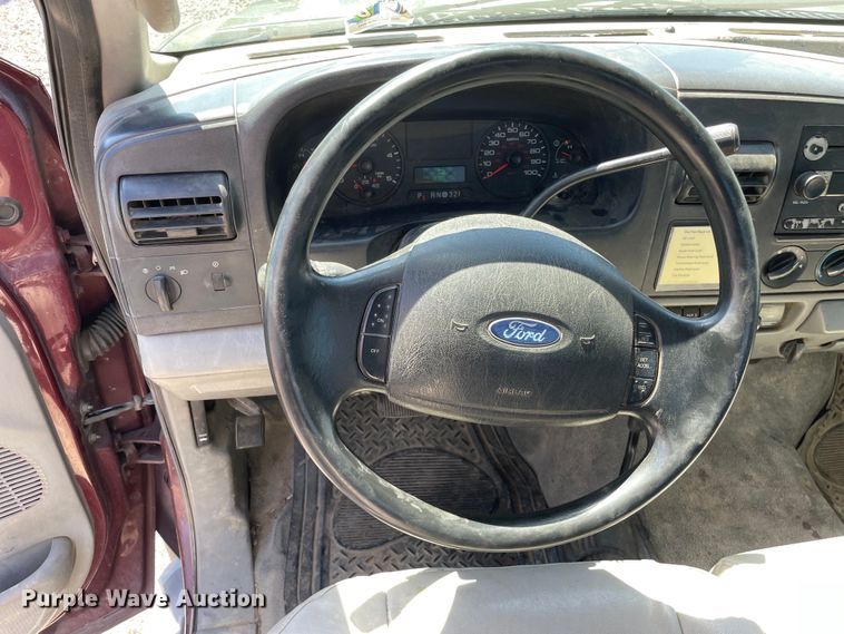 image for item OG9989 2005 Ford  F450 Super Duty XLT dump truck