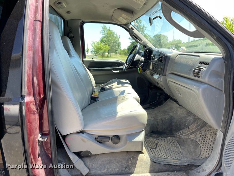 image for item OG9989 2005 Ford  F450 Super Duty XLT dump truck