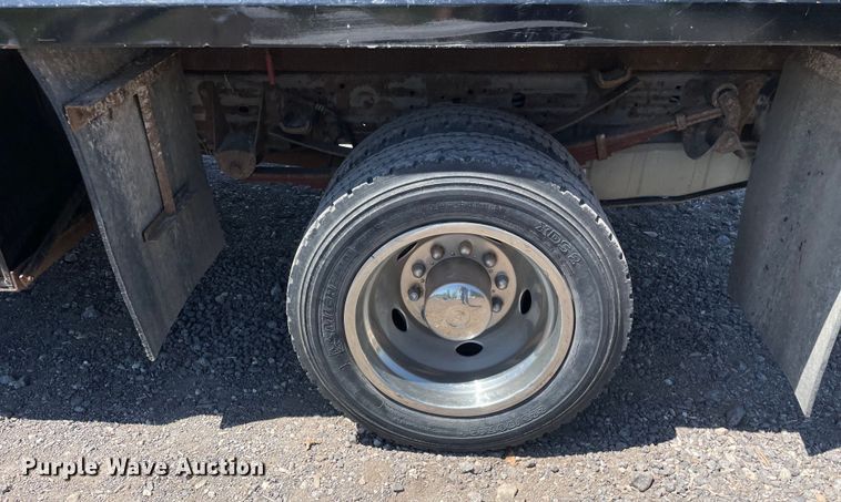 image for item OG9989 2005 Ford  F450 Super Duty XLT dump truck