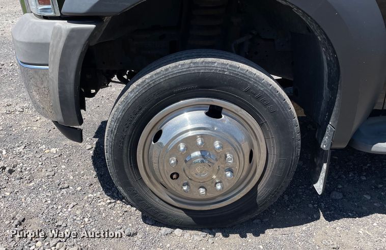 image for item OG9989 2005 Ford  F450 Super Duty XLT dump truck