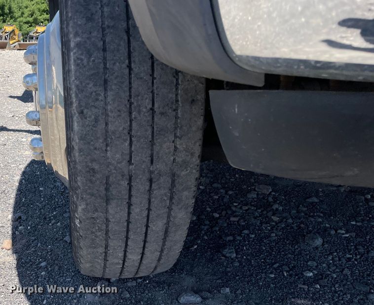 image for item OG9989 2005 Ford  F450 Super Duty XLT dump truck