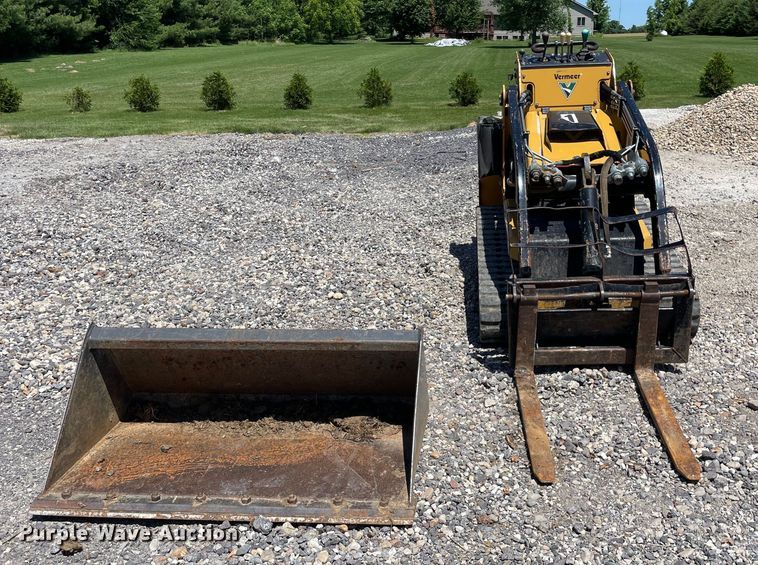 image for item OG9990 2014 Vermeer S800TX compact utility loader