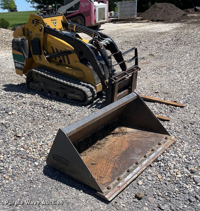 image for item OG9990 2014 Vermeer S800TX compact utility loader