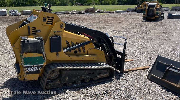 image for item OG9990 2014 Vermeer S800TX compact utility loader