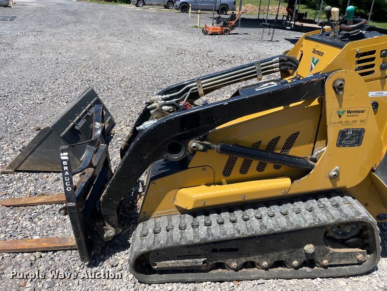 image for item OG9990 2014 Vermeer S800TX compact utility loader