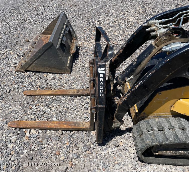 image for item OG9990 2014 Vermeer S800TX compact utility loader