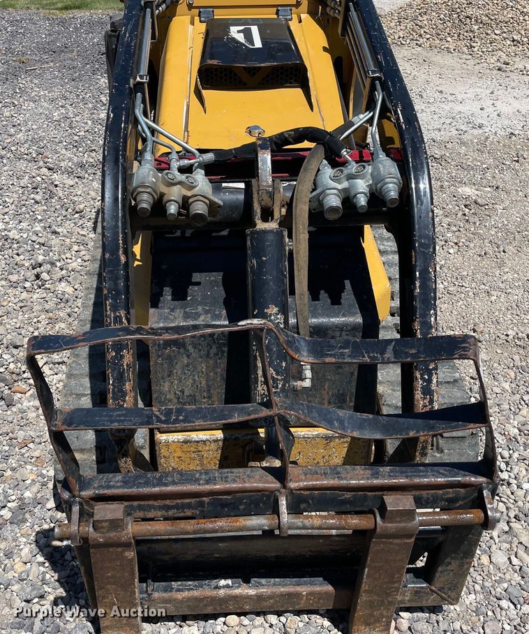 image for item OG9990 2014 Vermeer S800TX compact utility loader