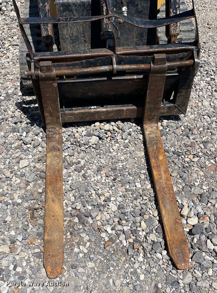 image for item OG9990 2014 Vermeer S800TX compact utility loader