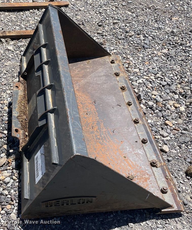 image for item OG9990 2014 Vermeer S800TX compact utility loader