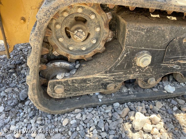 image for item OG9990 2014 Vermeer S800TX compact utility loader