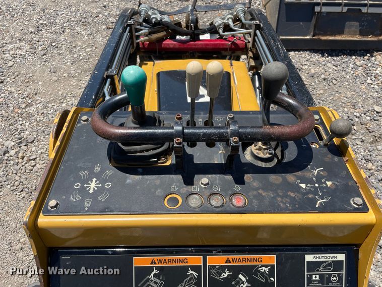 image for item OG9990 2014 Vermeer S800TX compact utility loader