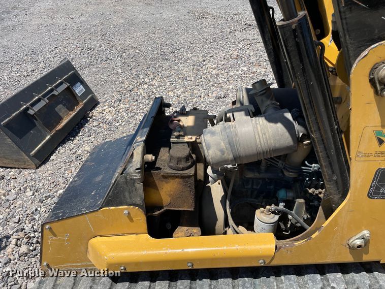 image for item OG9990 2014 Vermeer S800TX compact utility loader