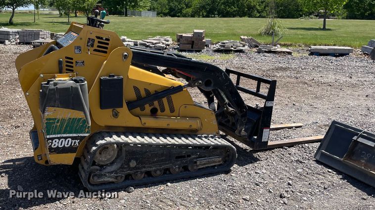 image for item OG9992 2013 Vermeer S800TX compact utility loader