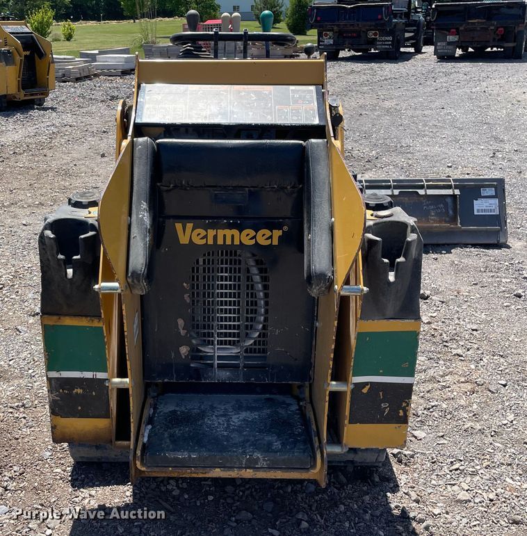 image for item OG9992 2013 Vermeer S800TX compact utility loader