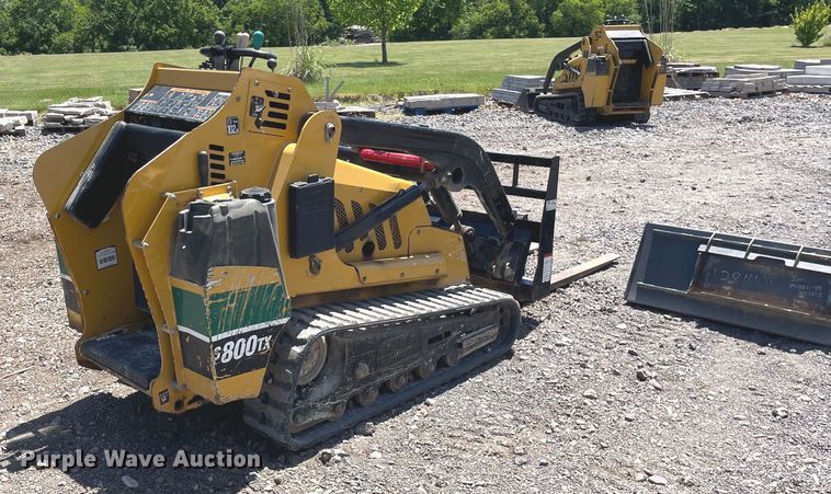 image for item OG9992 2013 Vermeer S800TX compact utility loader