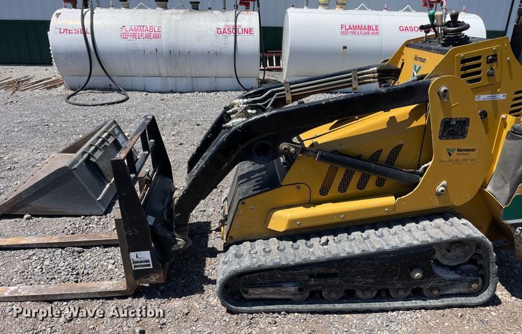 image for item OG9992 2013 Vermeer S800TX compact utility loader