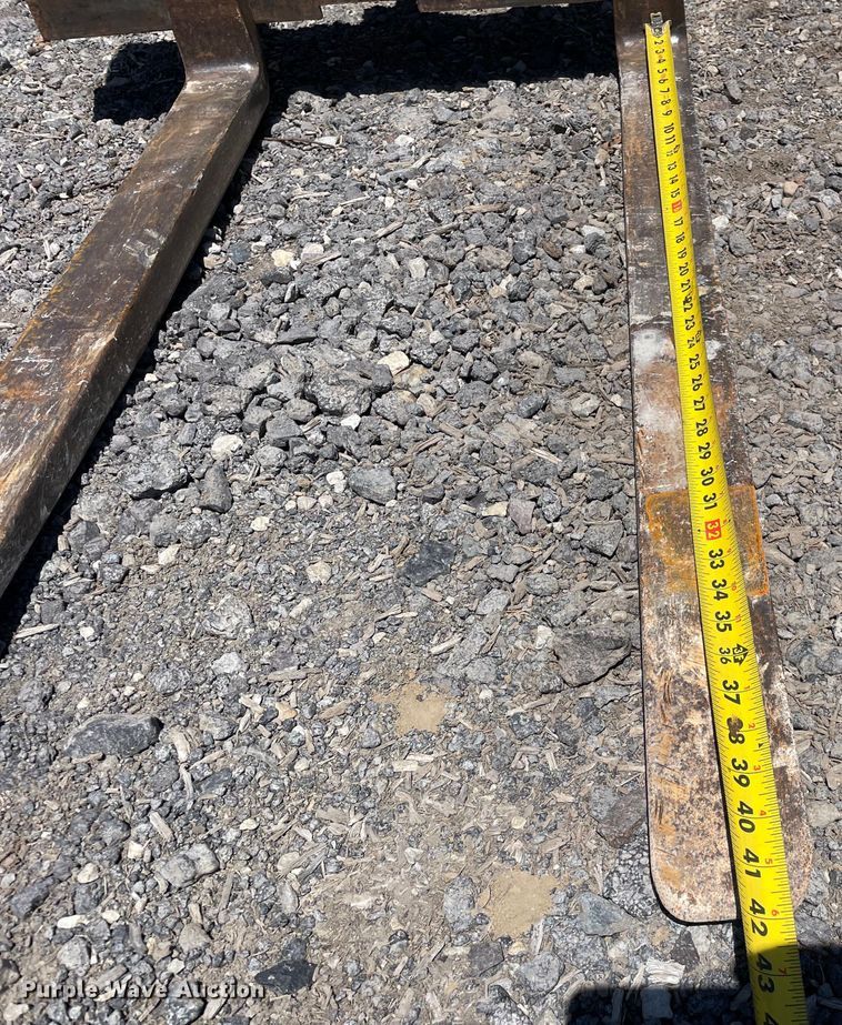 image for item OG9992 2013 Vermeer S800TX compact utility loader