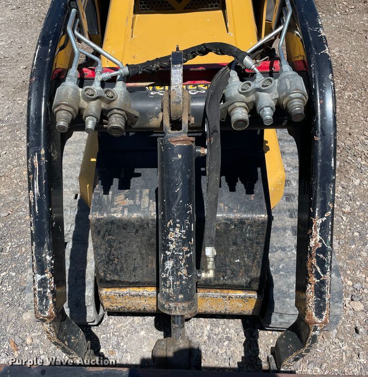 image for item OG9992 2013 Vermeer S800TX compact utility loader