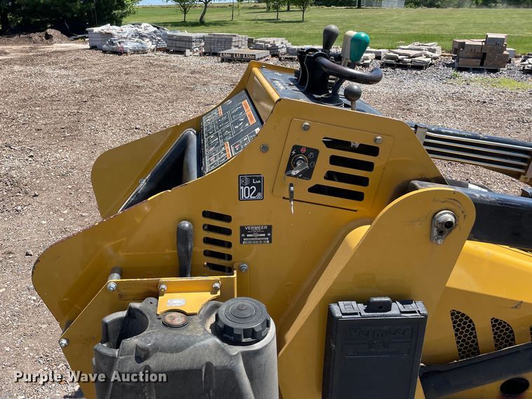 image for item OG9992 2013 Vermeer S800TX compact utility loader