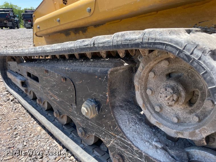 image for item OG9992 2013 Vermeer S800TX compact utility loader