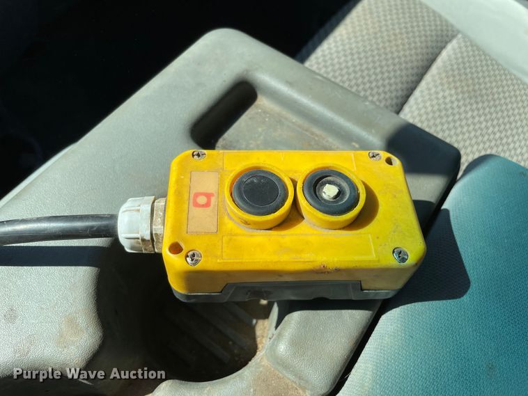 image for item OG9994 2013 Ford  F450 Super Duty  Crew Cab dump truck