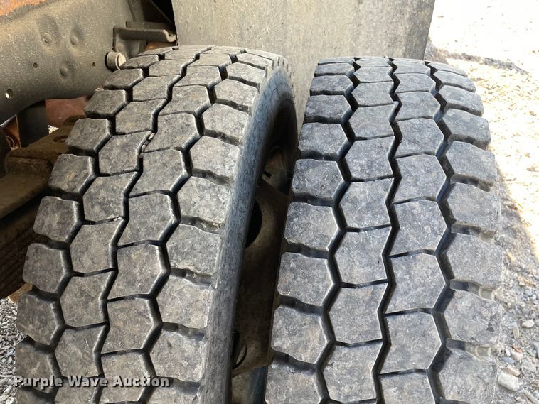 image for item OG9994 2013 Ford  F450 Super Duty  Crew Cab dump truck