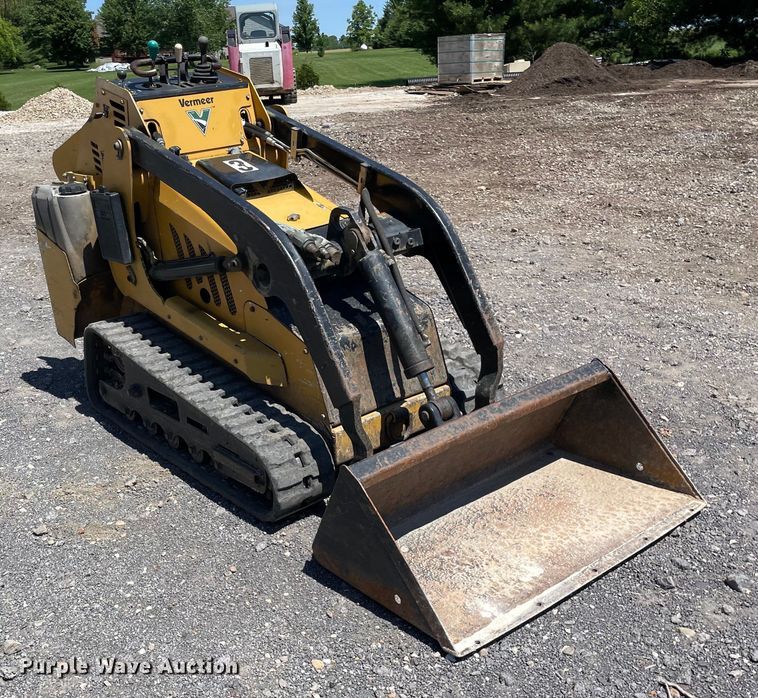 image for item OG9998 2011 Vermeer S800TX compact utility loader
