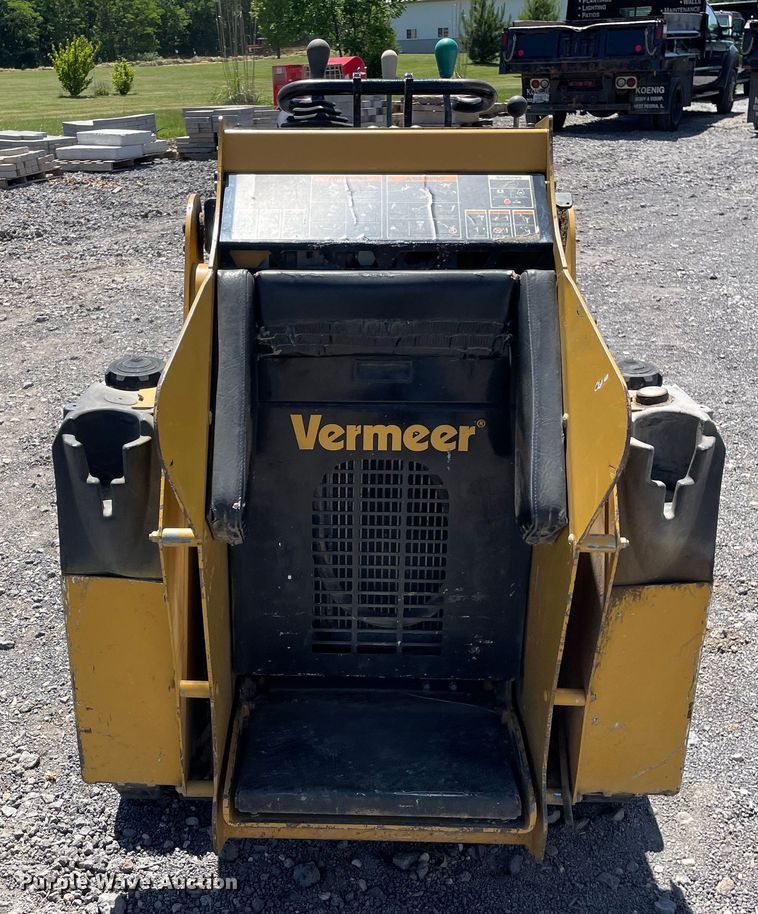 image for item OG9998 2011 Vermeer S800TX compact utility loader