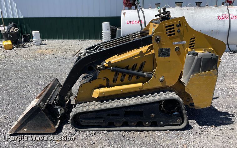 image for item OG9998 2011 Vermeer S800TX compact utility loader