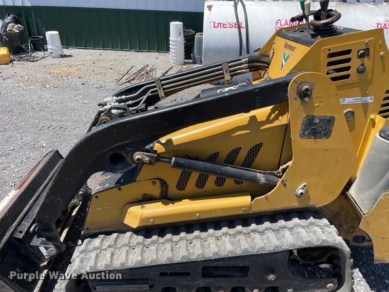 image for item OG9998 2011 Vermeer S800TX compact utility loader