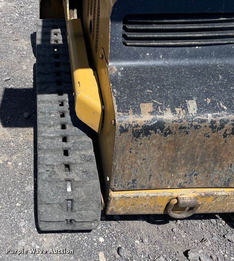 image for item OG9998 2011 Vermeer S800TX compact utility loader