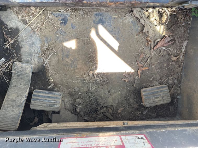 image for item OH9001 2003 Takeuchi TL-130 tracked skid steer loader