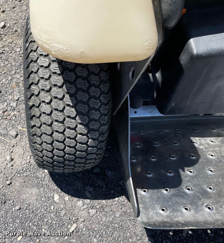 image for item OH9003 Exmark Top Dresser/Sprayer applicator