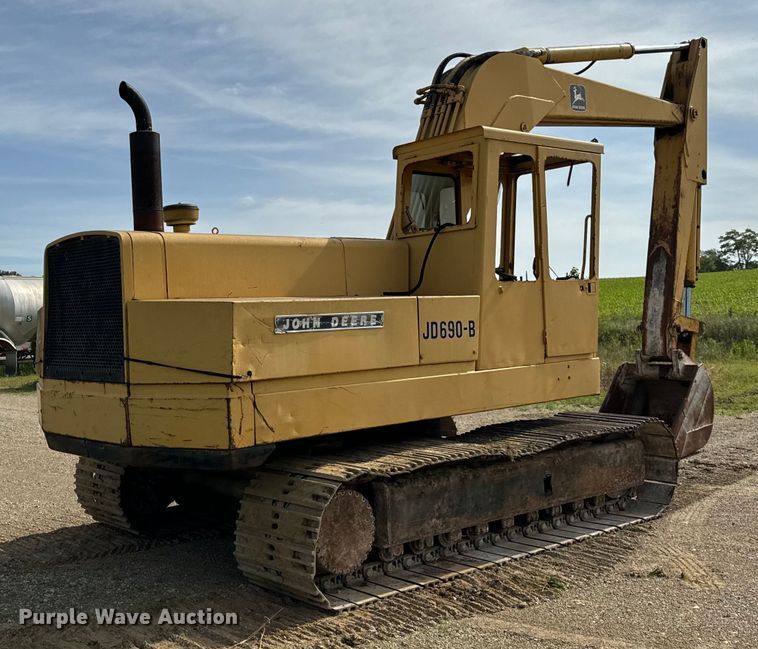 image for item OH9020 John Deere 690B excavator
