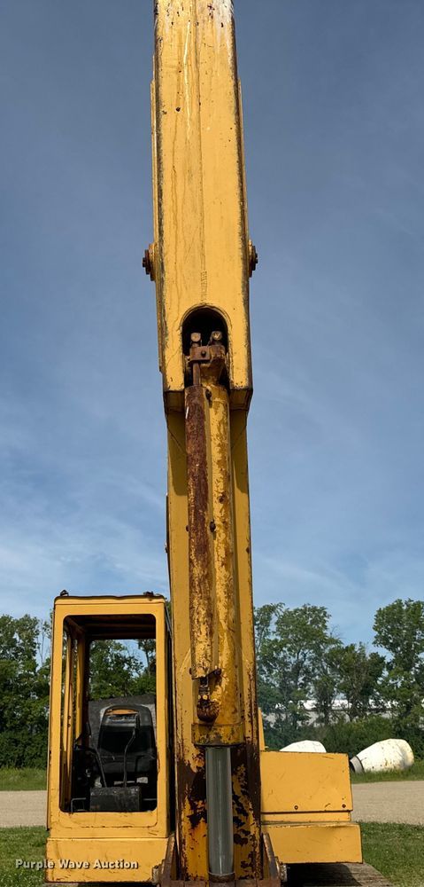 image for item OH9020 John Deere 690B excavator