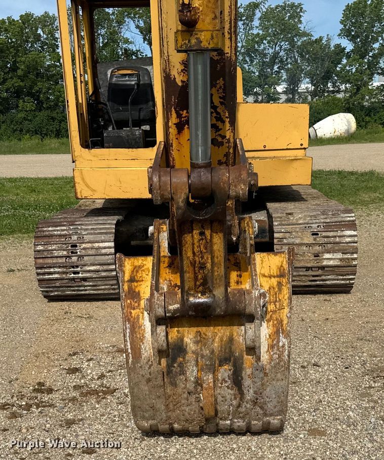 image for item OH9020 John Deere 690B excavator