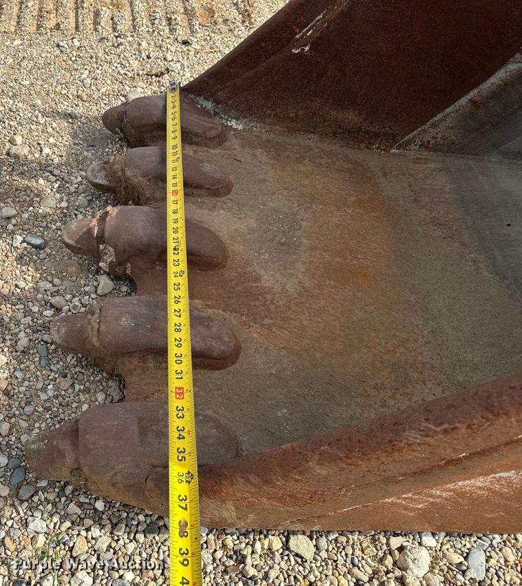 image for item OH9020 John Deere 690B excavator