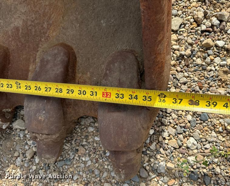 image for item OH9020 John Deere 690B excavator