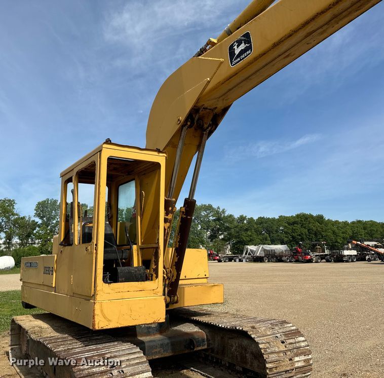 image for item OH9020 John Deere 690B excavator