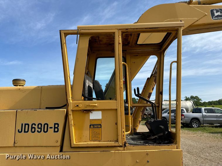 image for item OH9020 John Deere 690B excavator