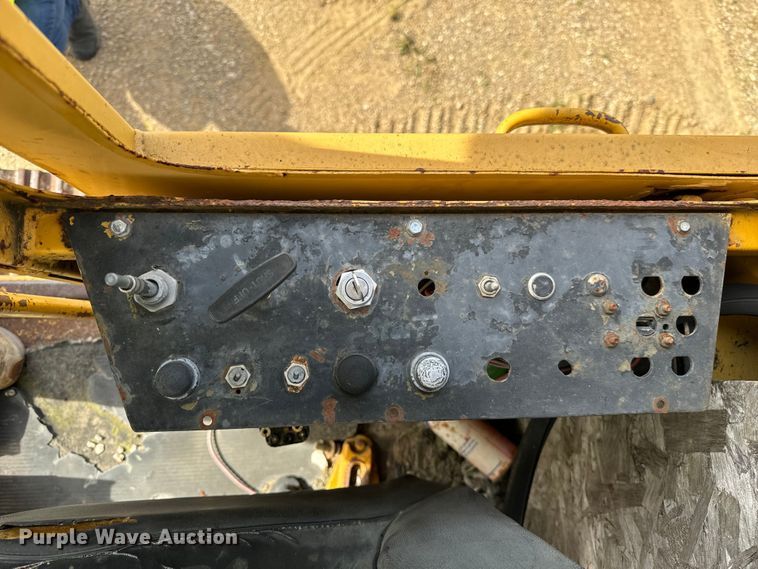 image for item OH9020 John Deere 690B excavator