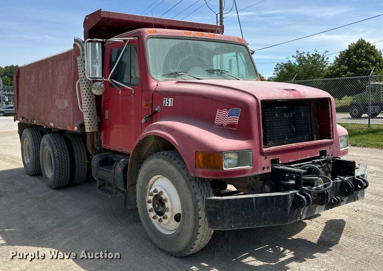 image for item OH9021 1996 International  4900 dump truck