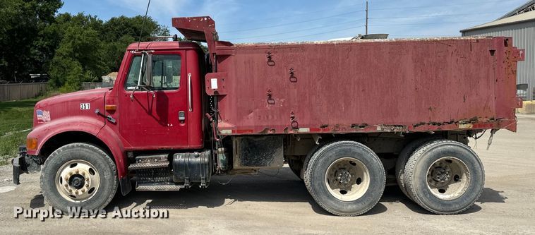 image for item OH9021 1996 International  4900 dump truck