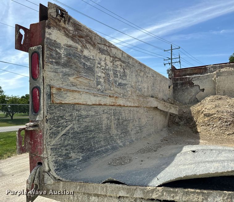 image for item OH9021 1996 International  4900 dump truck