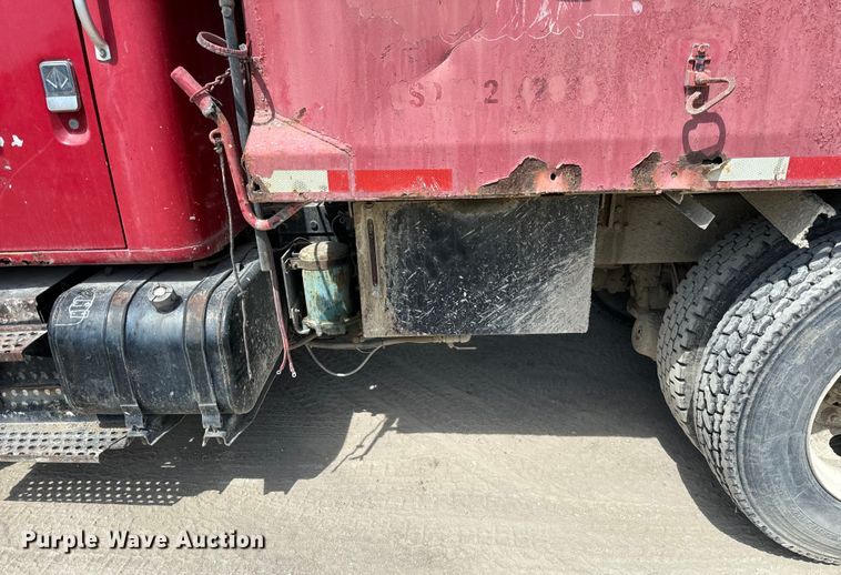 image for item OH9021 1996 International  4900 dump truck