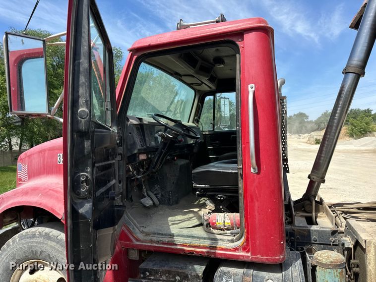 image for item OH9021 1996 International  4900 dump truck