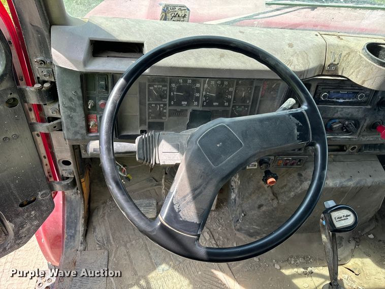 image for item OH9021 1996 International  4900 dump truck