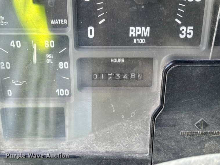 image for item OH9021 1996 International  4900 dump truck