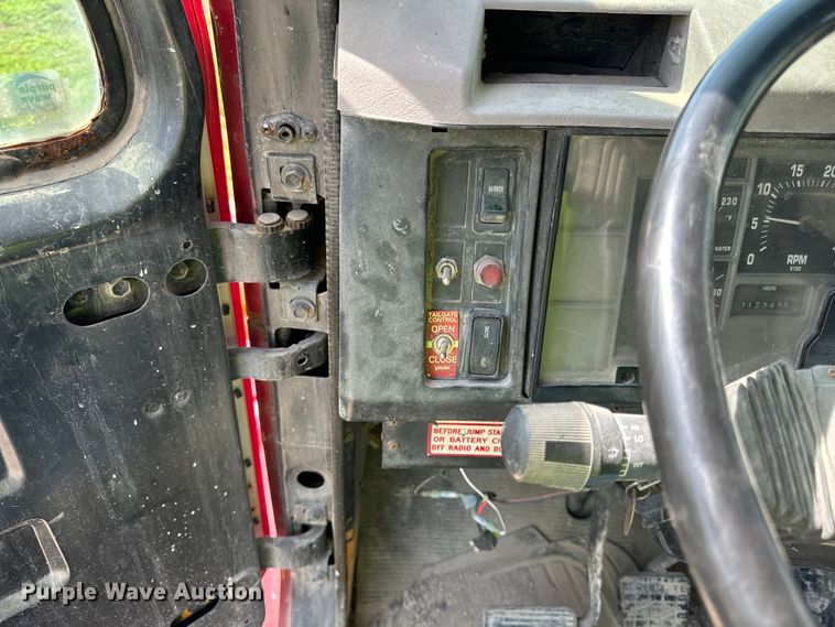 image for item OH9021 1996 International  4900 dump truck