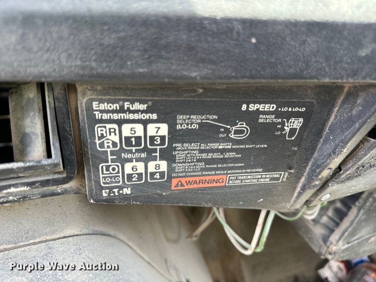 image for item OH9021 1996 International  4900 dump truck